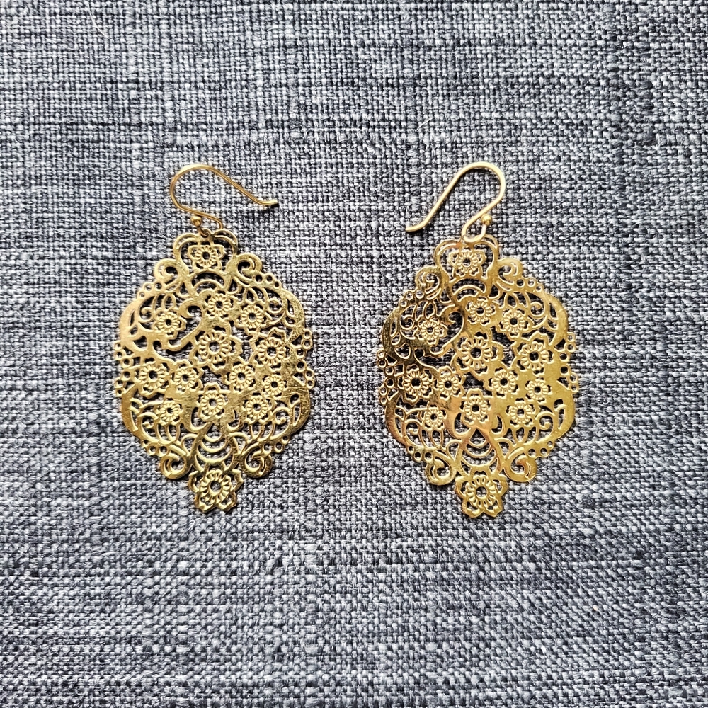 Urban Outfitters, Gold Foral Filigree Earrings